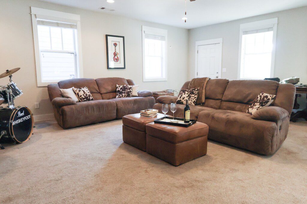 5cfeb6e3 2856 4c7b ad95 fd58398c5f26